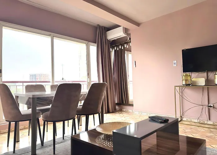 Cosy Appartement Au Super Centre Ville Avec Vue Partielle Sur Le Parc